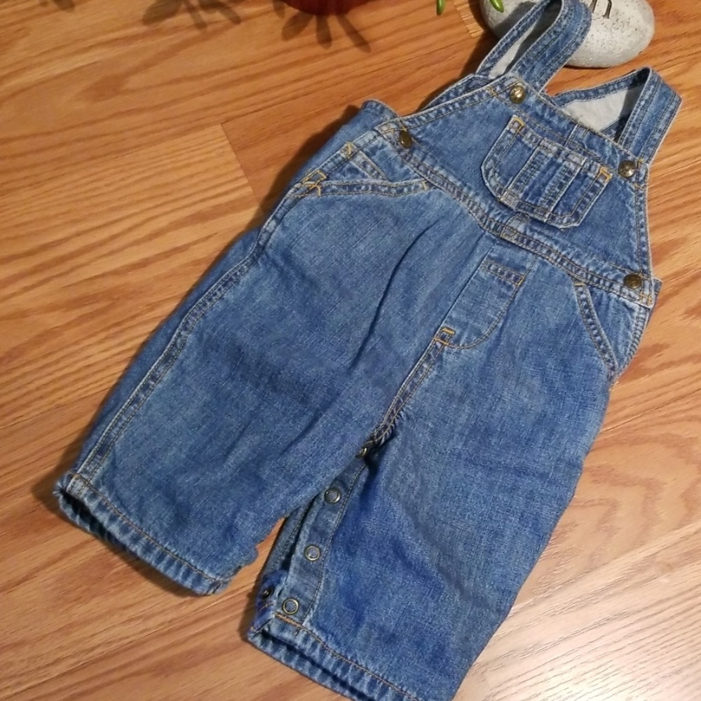 Overall an button up shirt 3mo - Picture 5 of 7